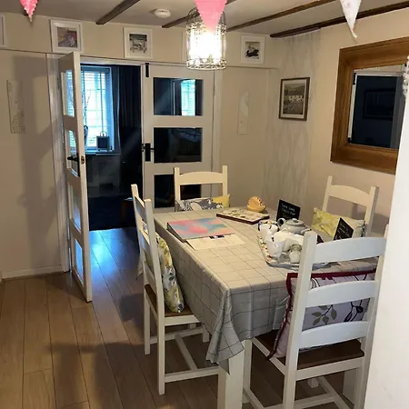 Lavender Cottage, Grade 2 Listed Period Stone Built In Pickering, North Yorkshire Holiday home *